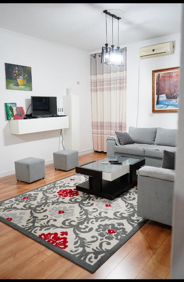 Apartament Center Tirana Bagian luar foto
